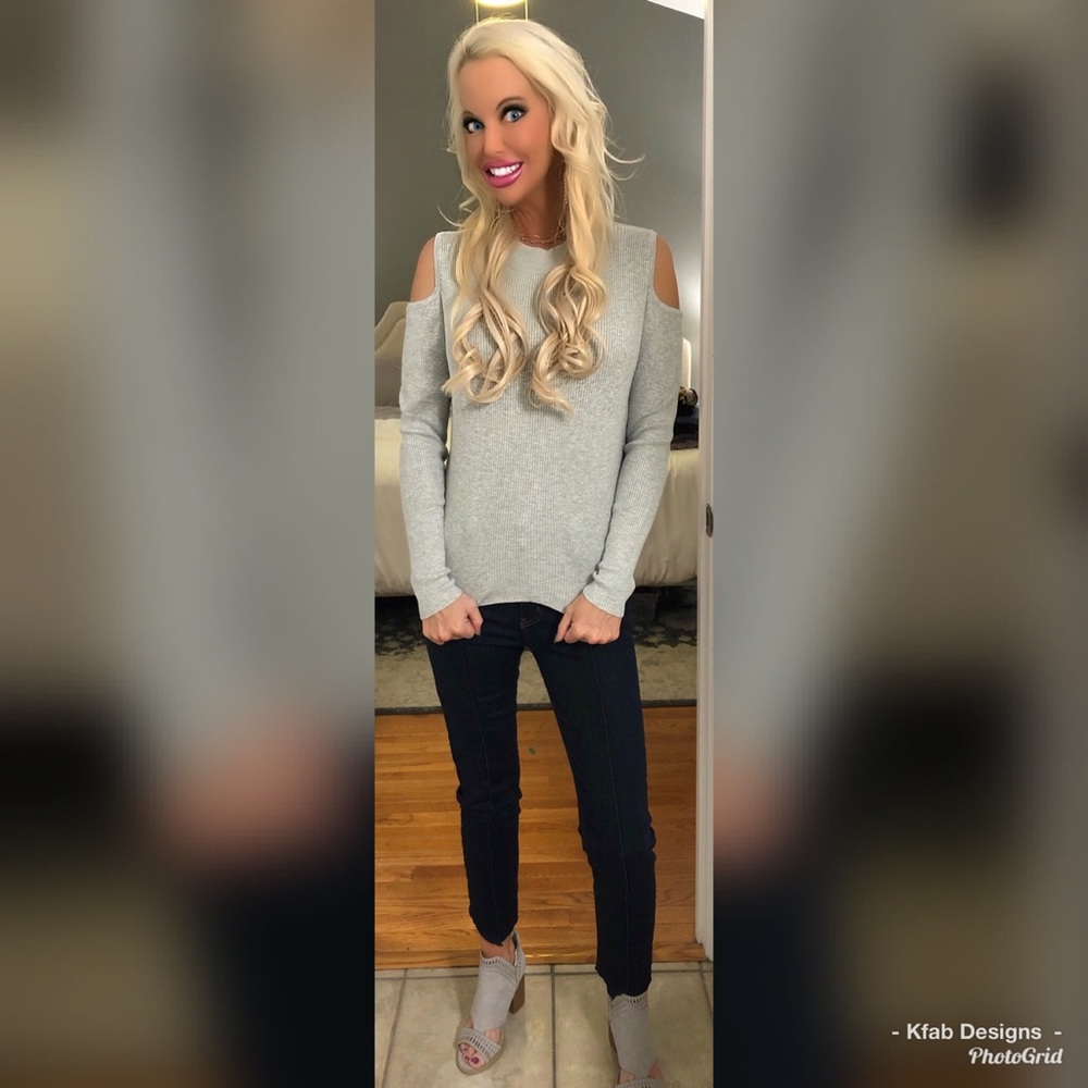 SALE! ❤️LAST 1! Gray Cold Shoulder Sweater! - Picture 3 of 3